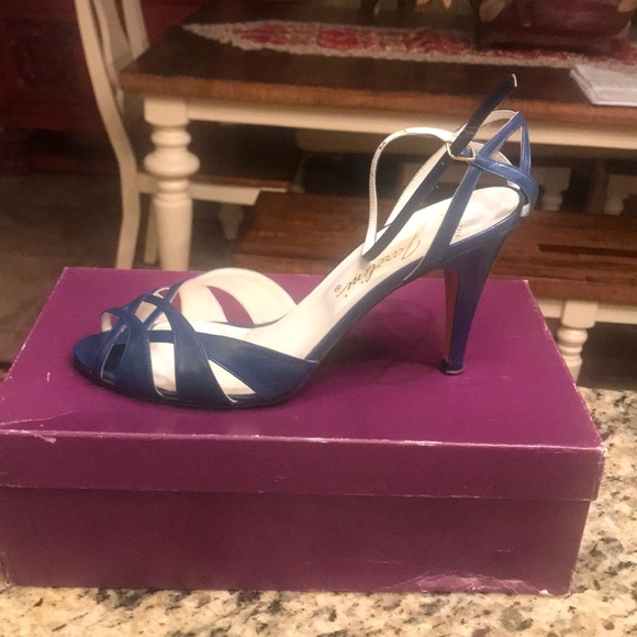 Heels - Picture 2 of 2